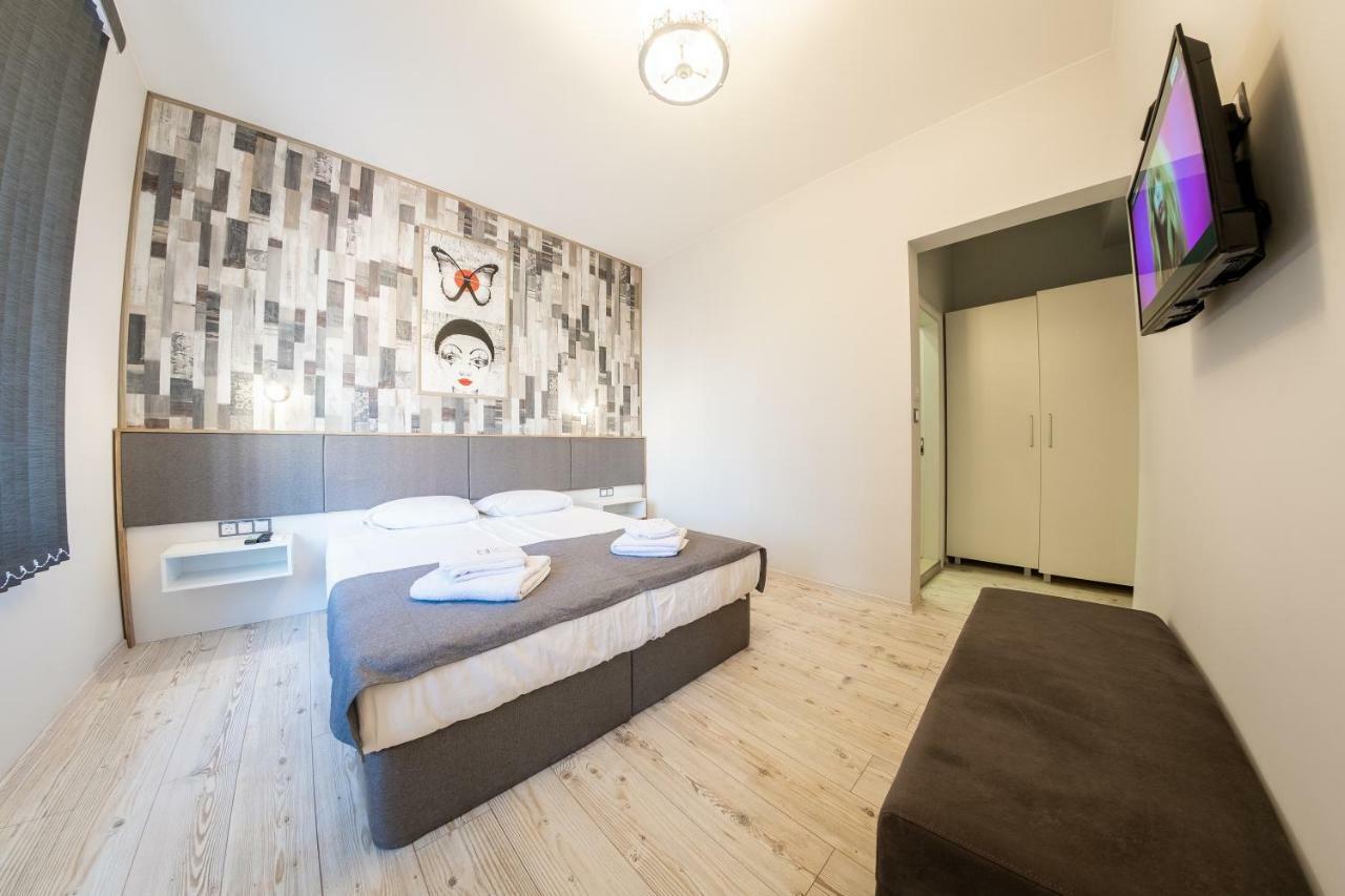 Sofia Downtown Life Apartment Esterno foto