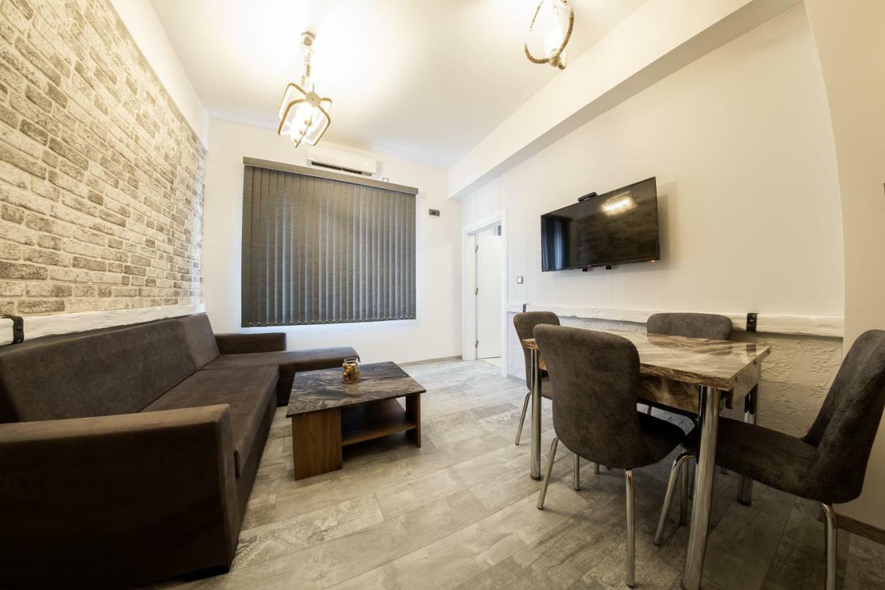 Sofia Downtown Life Apartment Esterno foto